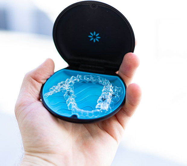 Toluca Lake Orthodontist Provides Invisalign